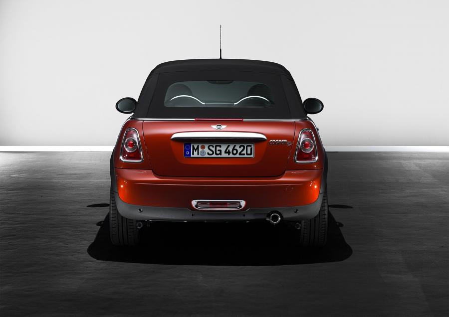  Mini Cooper D Cabrio 2011 года  (фото 8 из 15)